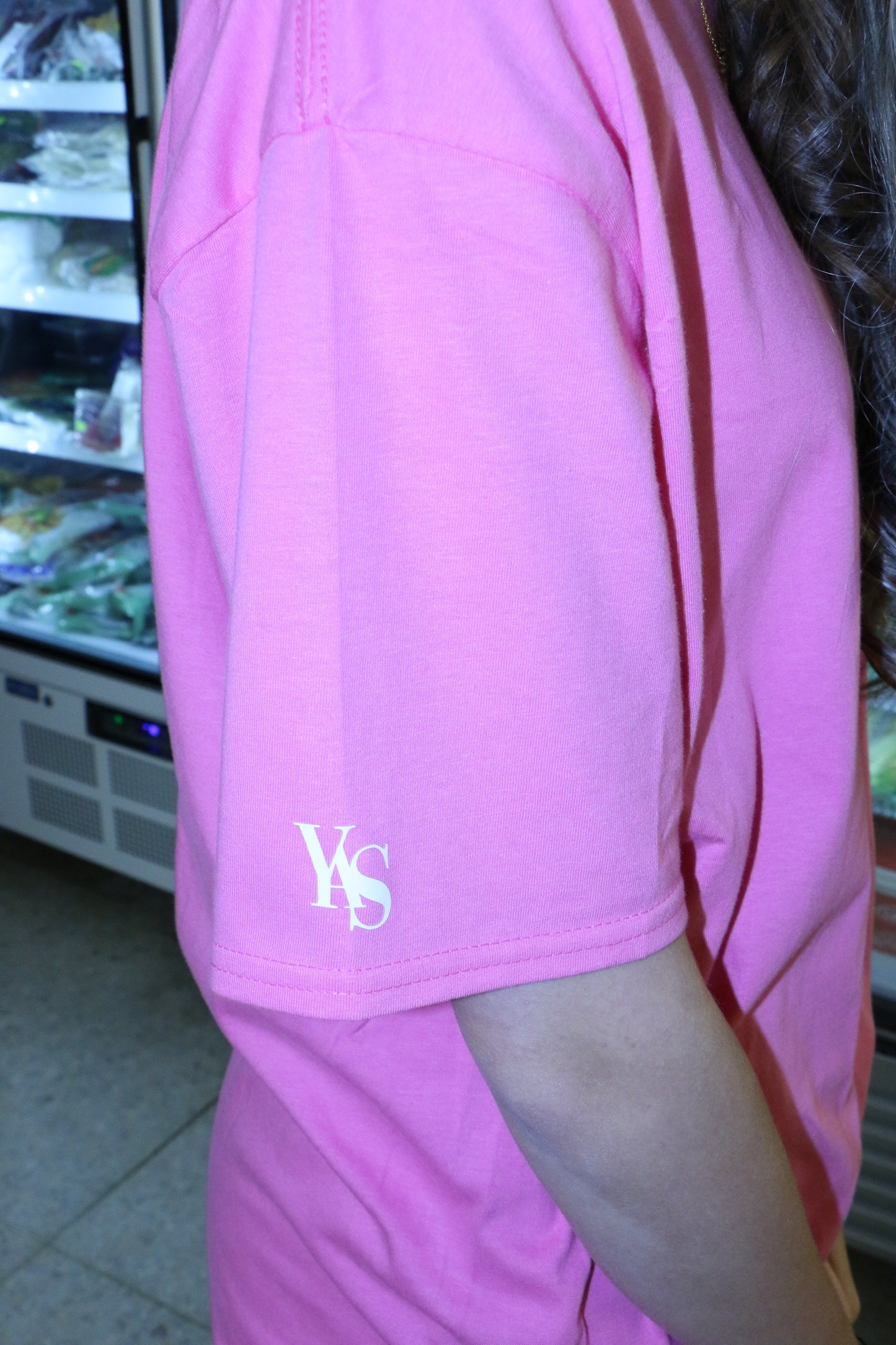'too Glamorous'' Pink T-Shirt